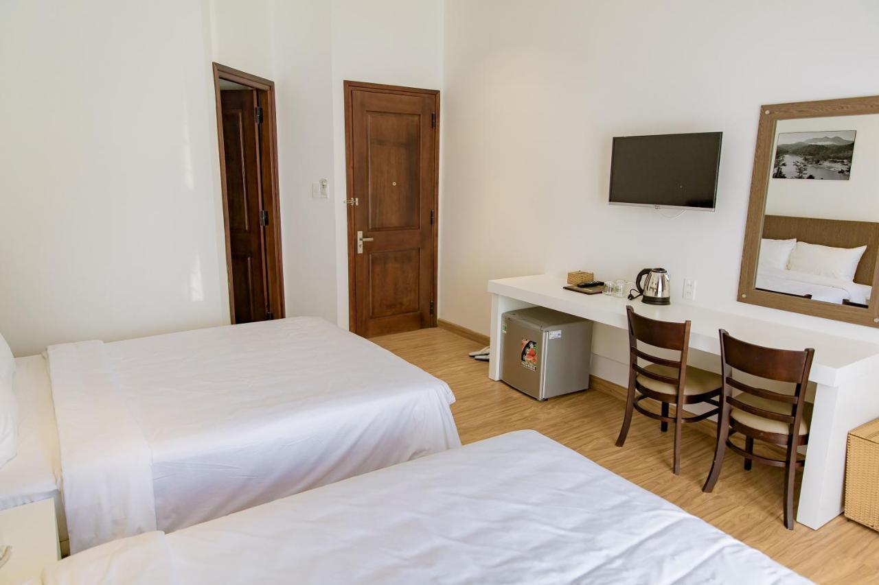 Hotel Khách Sạn Đạt Thịnh Da Lat Esterno foto