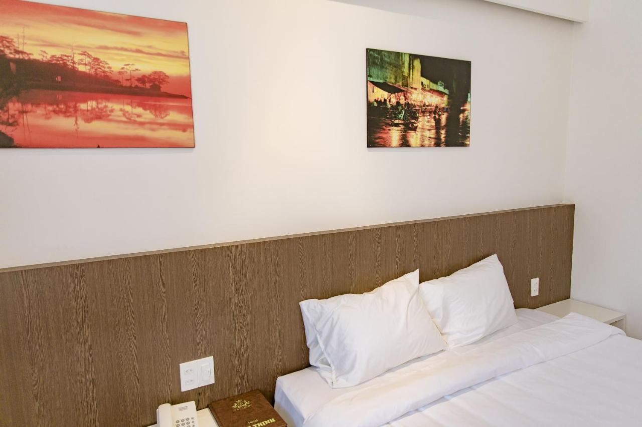 Hotel Khách Sạn Đạt Thịnh Da Lat Esterno foto