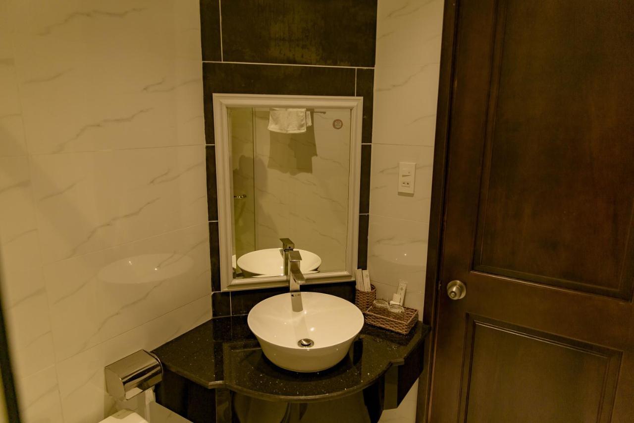 Hotel Khách Sạn Đạt Thịnh Da Lat Esterno foto